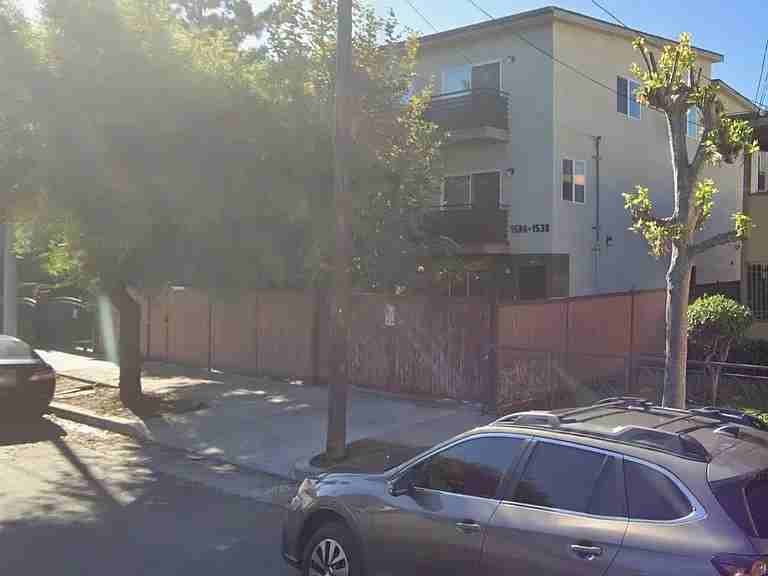 1536 1/2 W 11th Pl - Photo 2 of 16