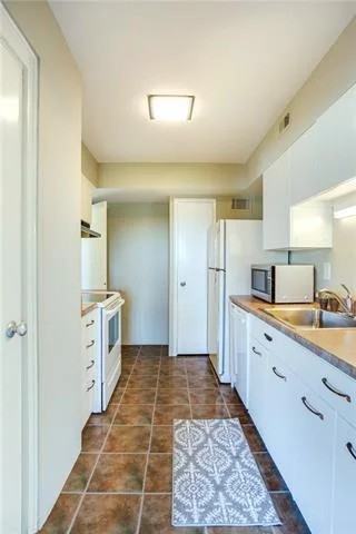 4550 Warwick Blvd #909 - Photo 7 of 20