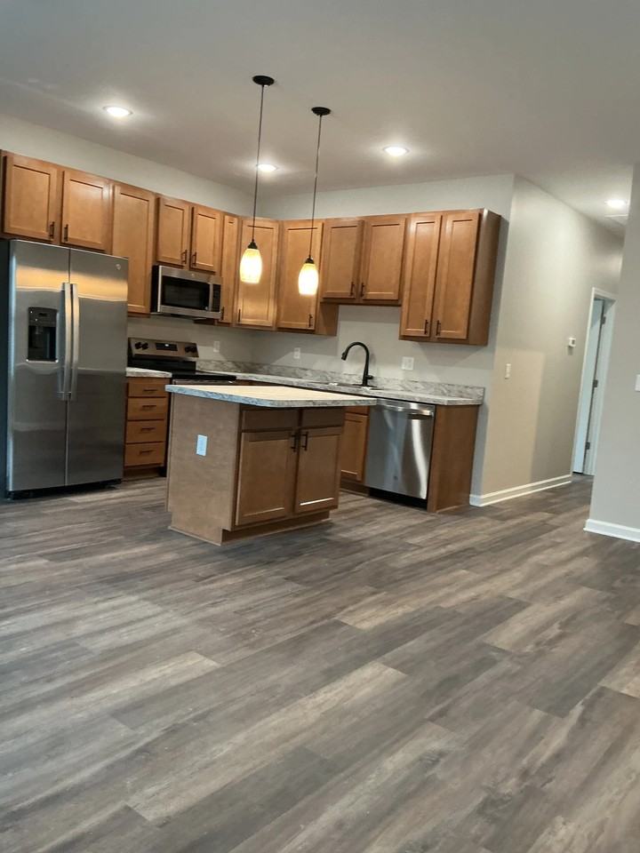 121 Level St #1 - Photo 3 of 24