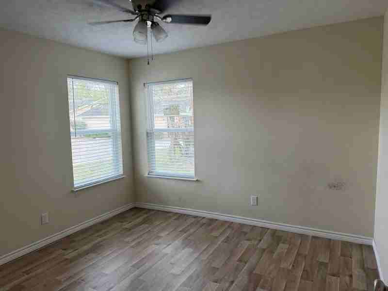 625 S Archie St - Photo 5 of 10