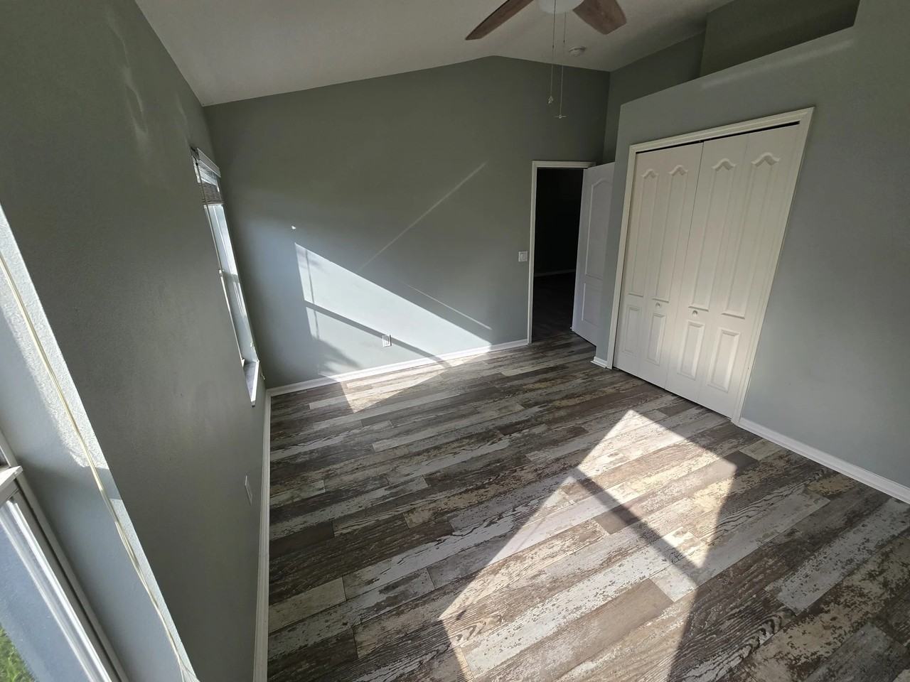 1124 Lumsden Pointe Blvd - Photo 7 of 17