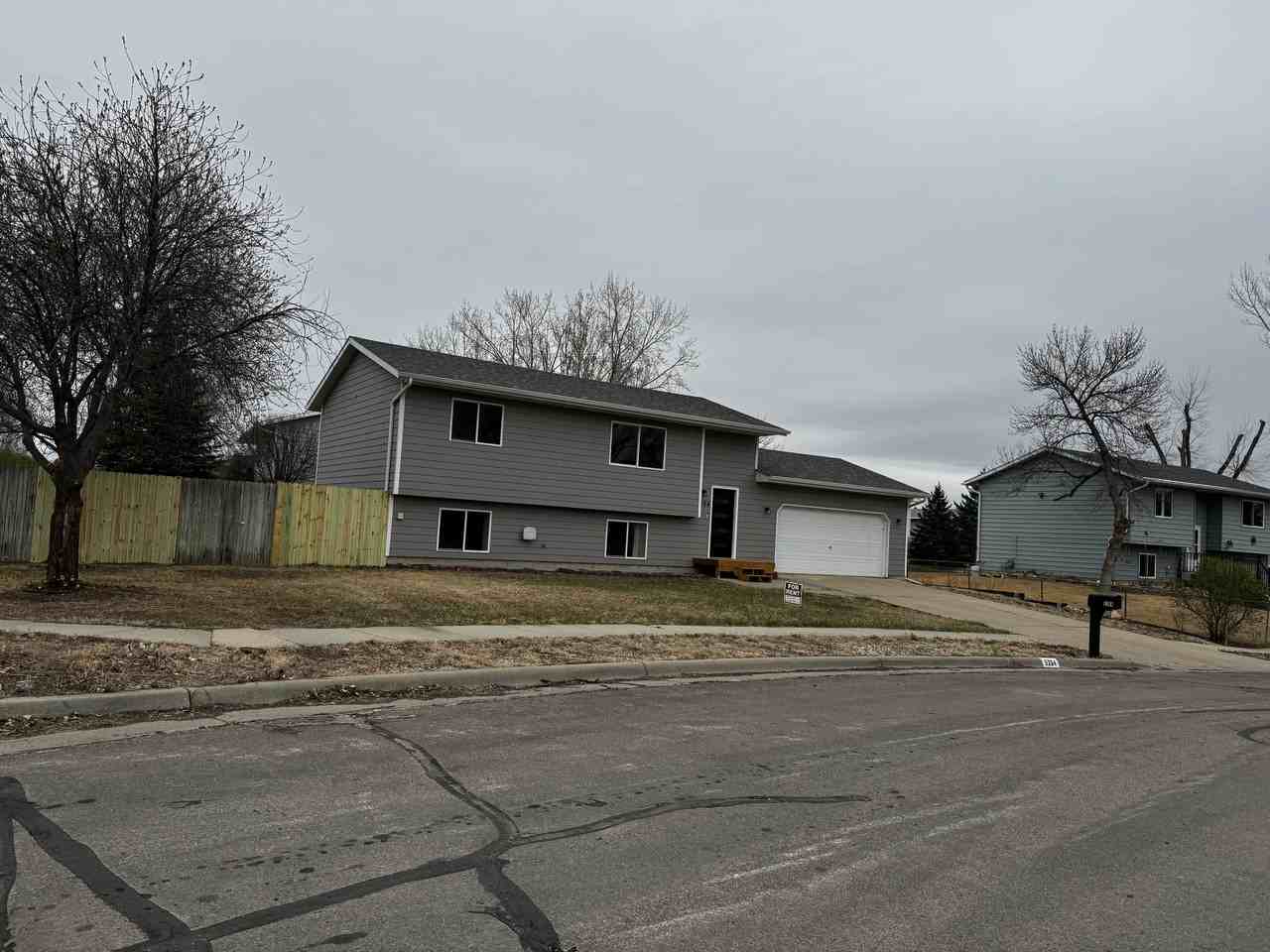 5264 Basswood St - Photo 2 of 20