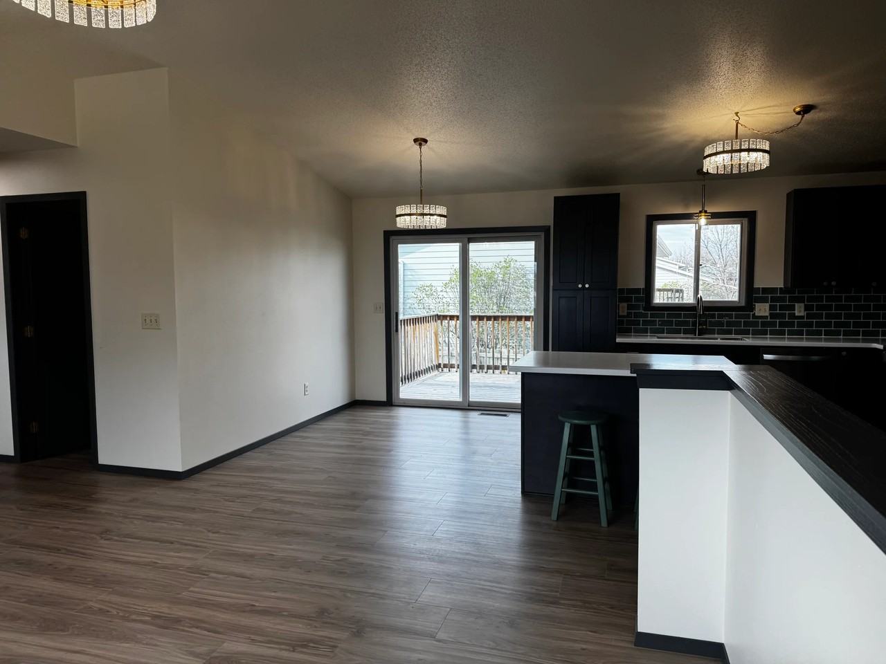 5264 Basswood St - Photo 3 of 20