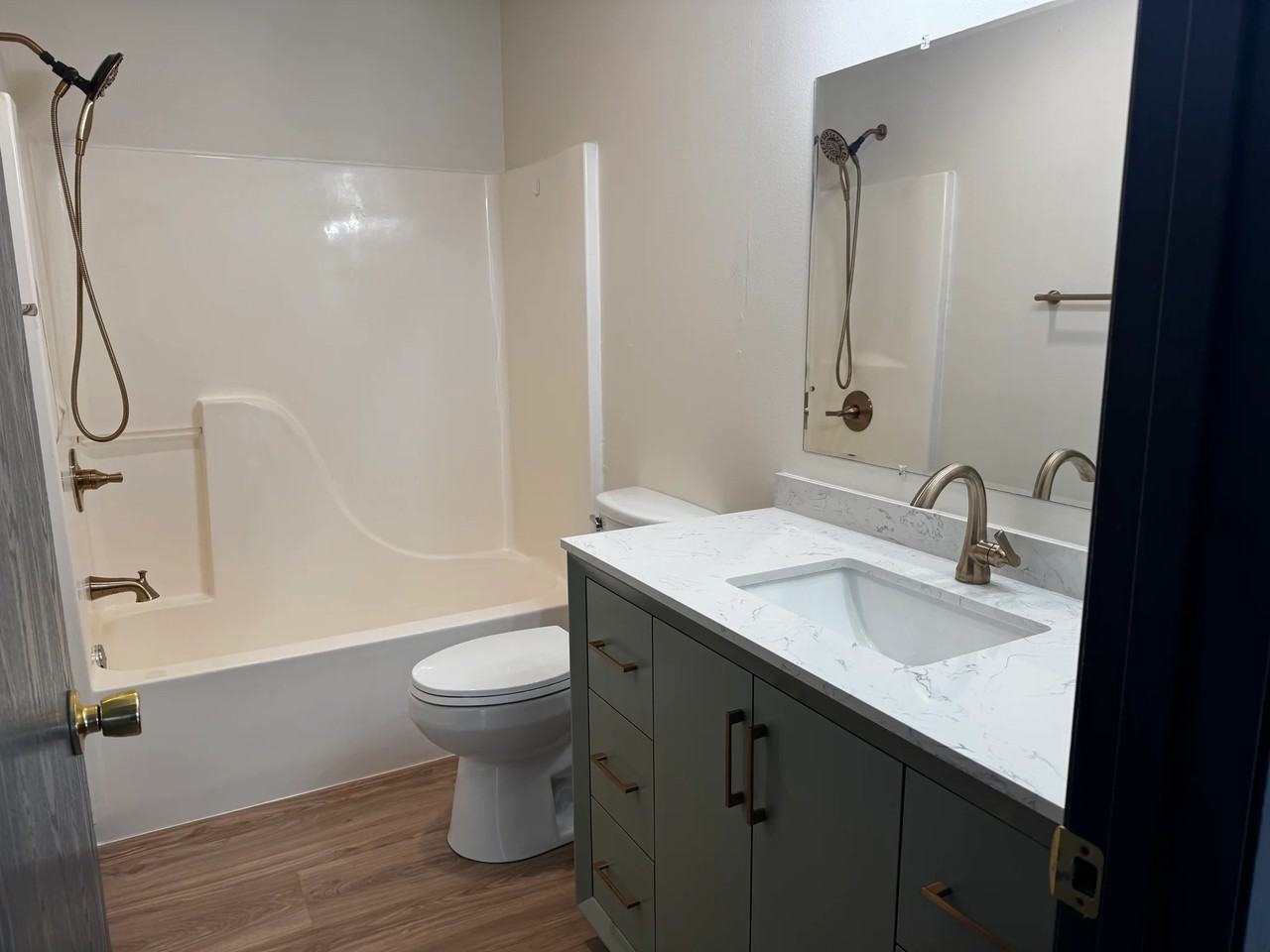 5264 Basswood St - Photo 4 of 20