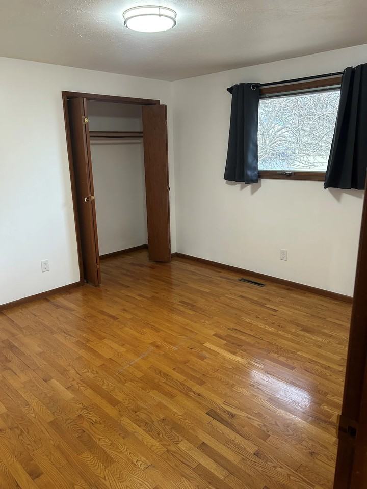 723 E Everett Ave - Photo 4 of 8