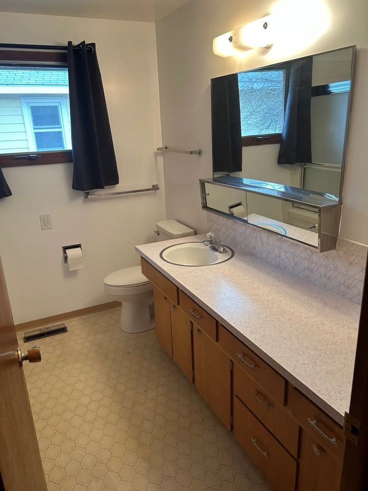 723 E Everett Ave - Photo 6 of 8