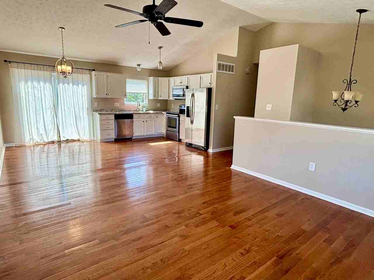 2613 Evergreen Dr - Photo 2 of 15