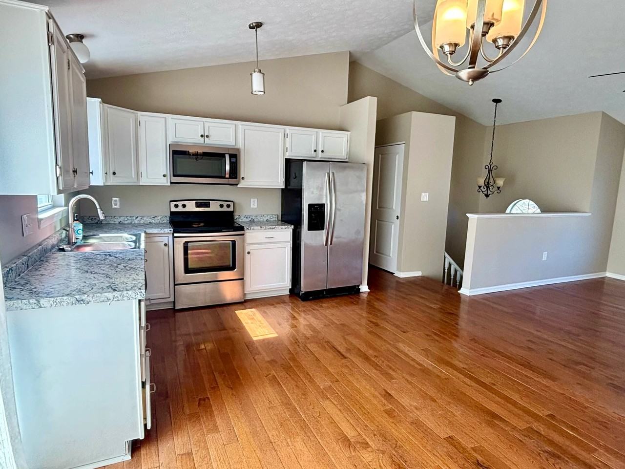 2613 Evergreen Dr - Photo 3 of 15