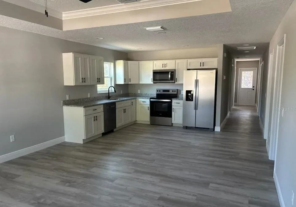 7215 N Radcliff Ave - Photo 2 of 20