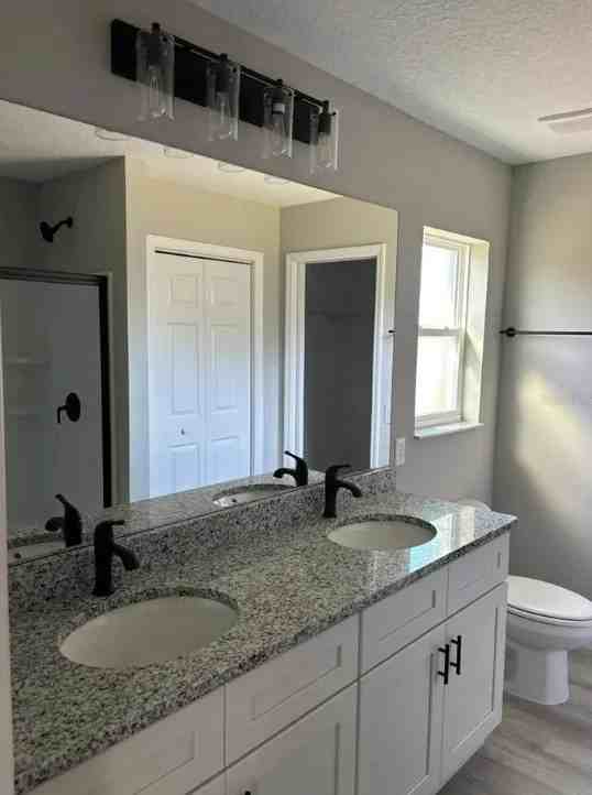 7215 N Radcliff Ave - Photo 7 of 20