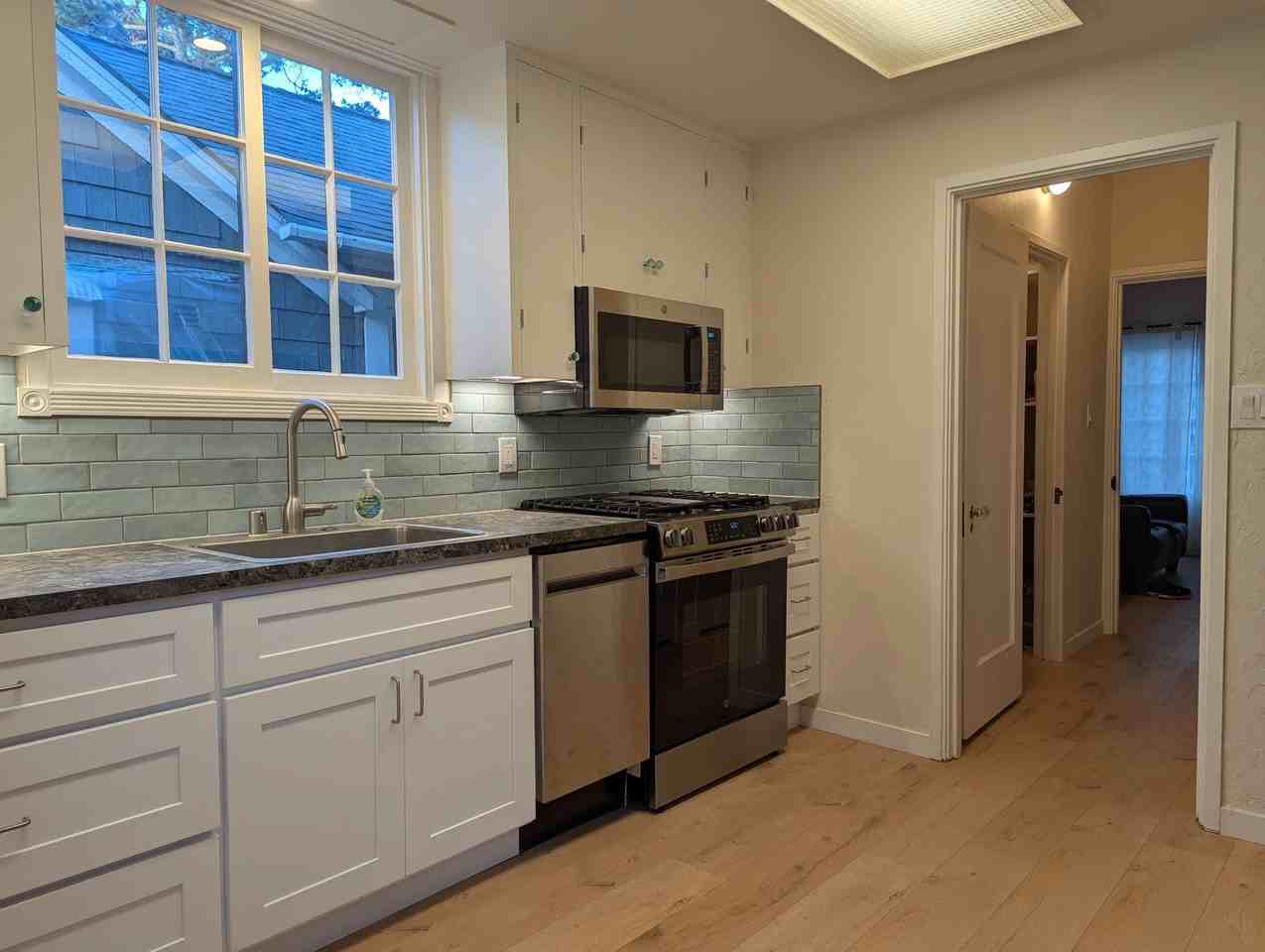 216 Park St - Photo 3 of 8