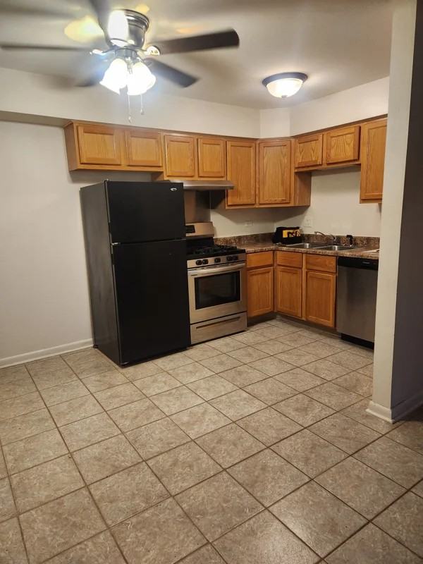 10S511 Echo Ln #2 - Photo 2 of 7