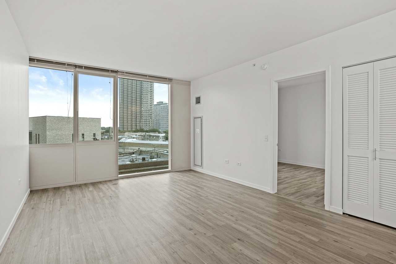 3788 N Halsted St - Photo 3 of 15