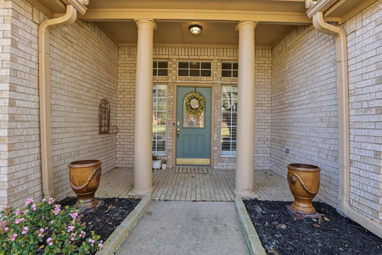 1101 Countryhill Dr - Photo 3 of 18
