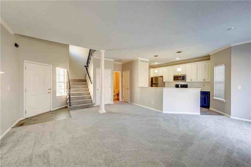 9206 Boehm Dr - Photo 2 of 10