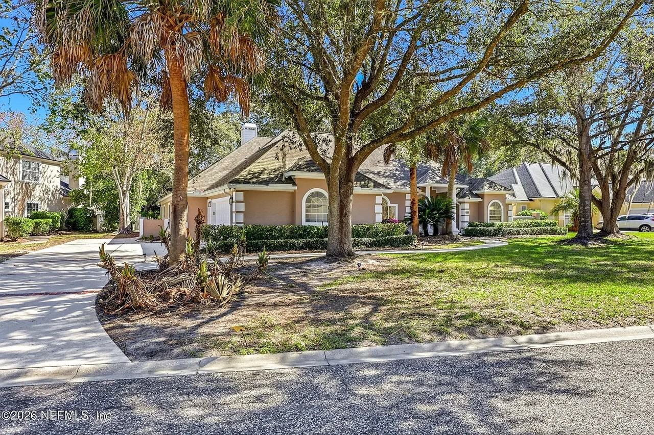 603 Thornwood Ln - Photo 2 of 18