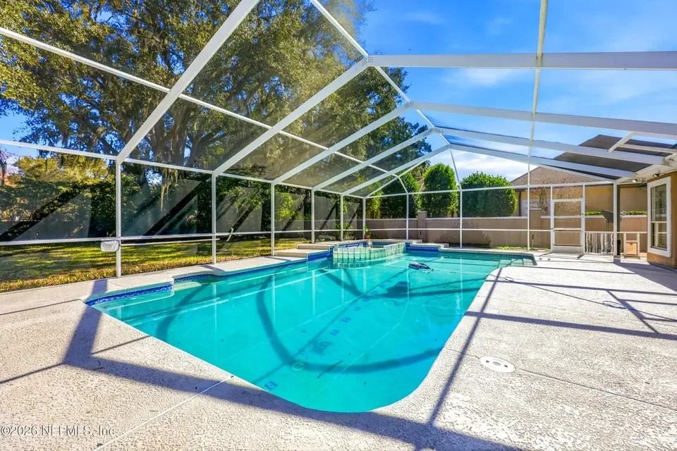 603 Thornwood Ln - Photo 6 of 18