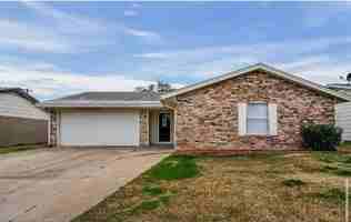 featured image of 423 Southlake Dr