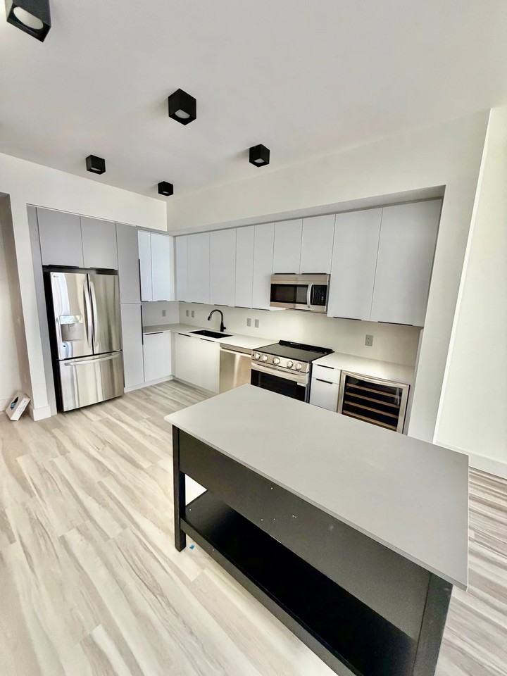 18631 Ne 25th Pl #601 - Photo 2 of 11