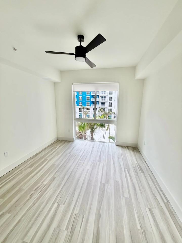 18631 Ne 25th Pl #601 - Photo 3 of 11