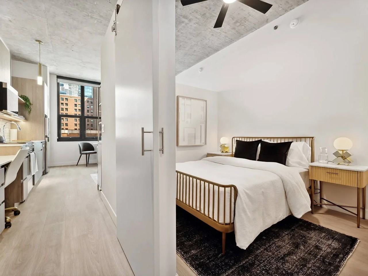 822 N Wells St - Photo 2 of 18