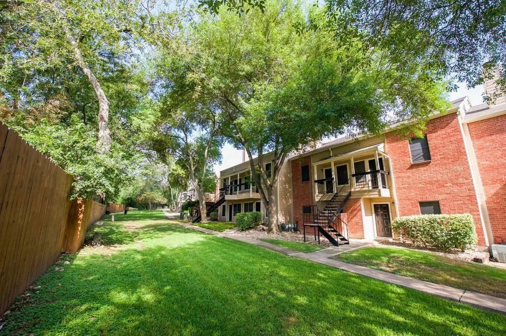 10401 N Lamar Blvd #B201 - Photo 6 of 7