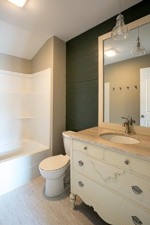 122A Sayre St #A - Photo 3 of 7