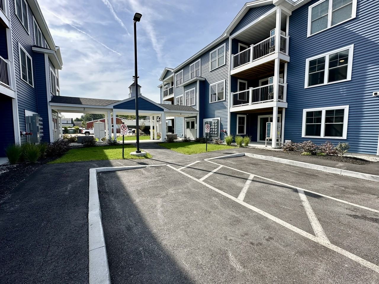 2 - 4 Diane Way - 220 #220 - Photo 2 of 21