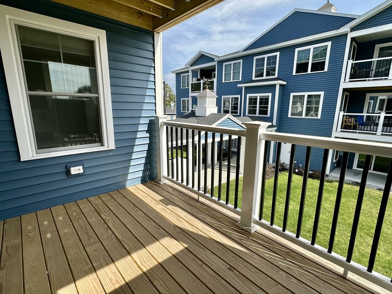 2 - 4 Diane Way - 220 #220 - Photo 3 of 21