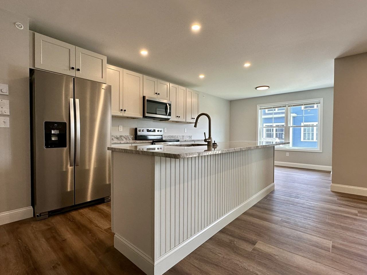 2 - 4 Diane Way - 220 #220 - Photo 4 of 21