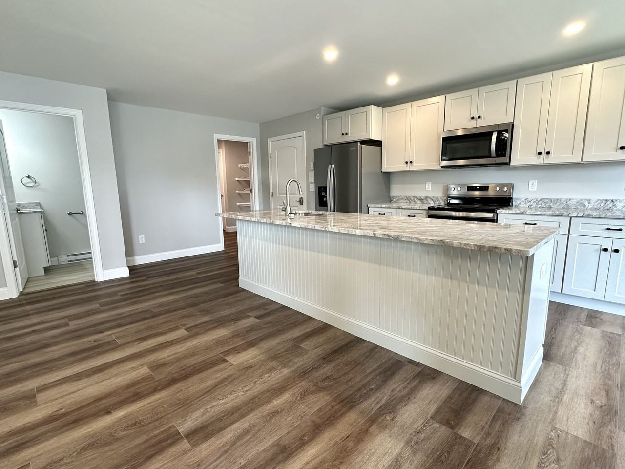 2 - 4 Diane Way - 220 #220 - Photo 5 of 21