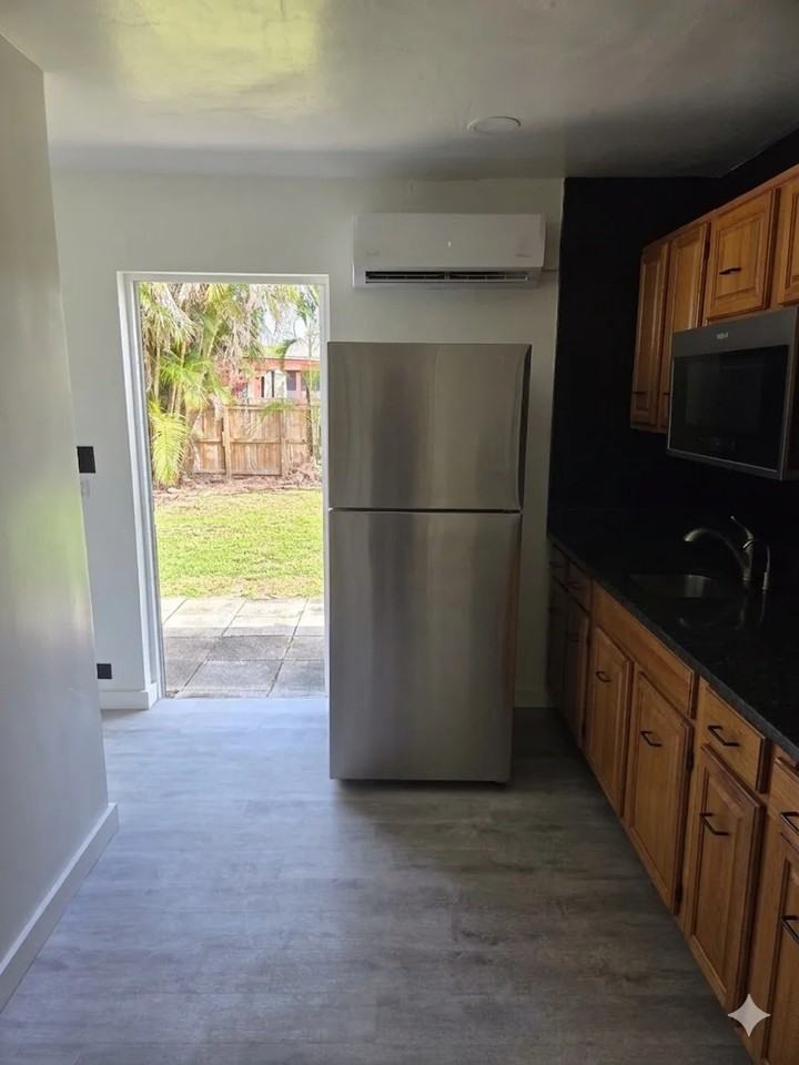 5140 Ne 3rd Ave #2 - Photo 7 of 14