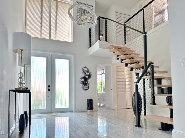 218 Old Meadow Way - Photo 3 of 11