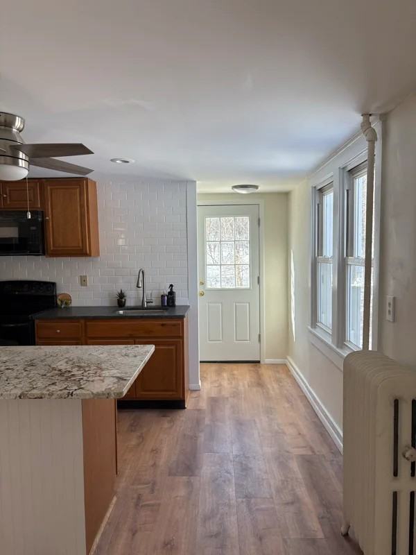 838 Hallet Rd - Photo 3 of 15