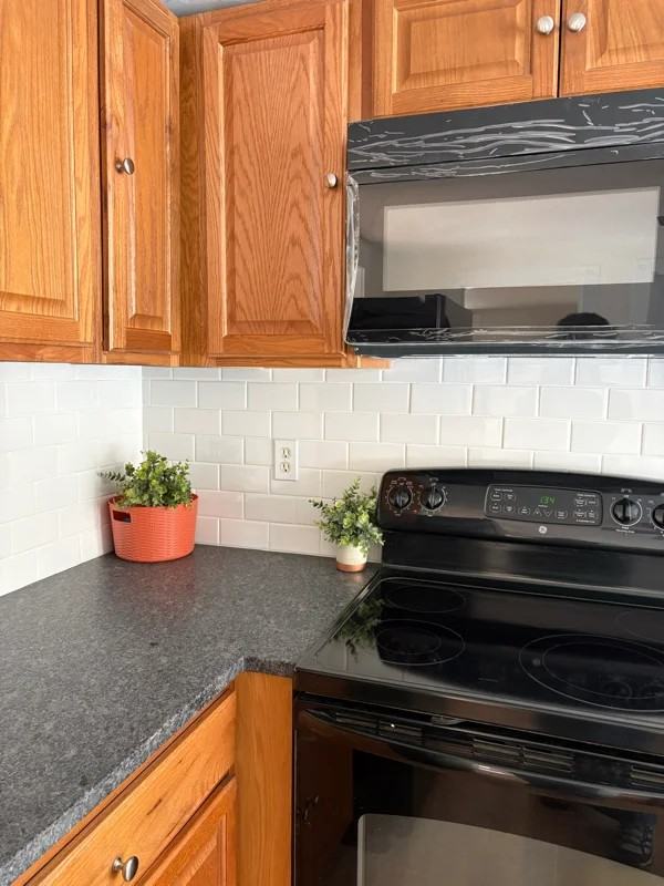 838 Hallet Rd - Photo 4 of 15