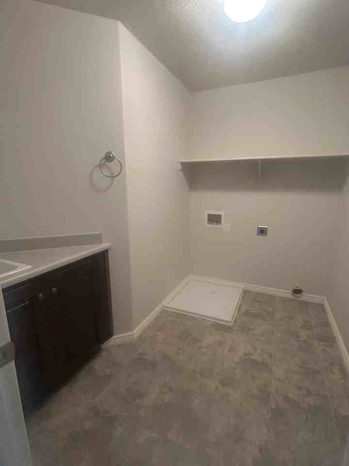 2097 En - Photo 3 of 20