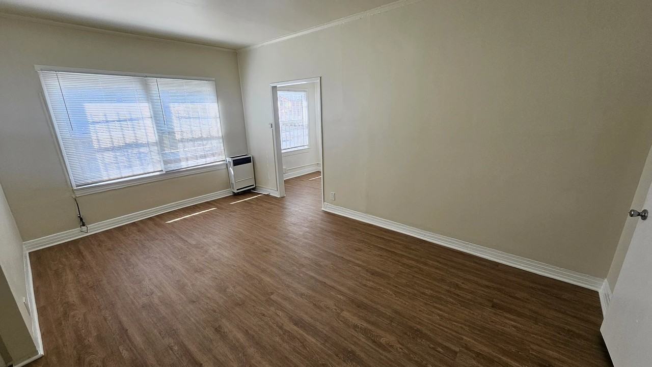 4530 S Normandie Ave #104 - Photo 2 of 17