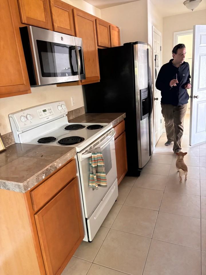 657 N Main Ave - Photo 3 of 16