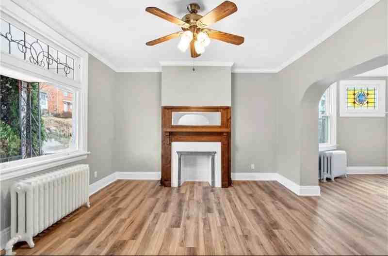 120 Bronx Ave - Photo 3 of 17