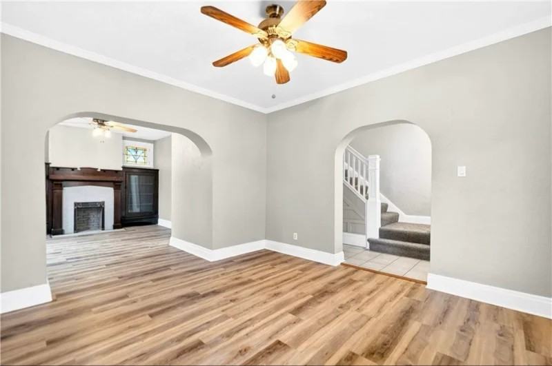 120 Bronx Ave - Photo 4 of 17