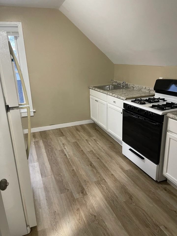 1100 Lincoln St #2 - Photo 4 of 20