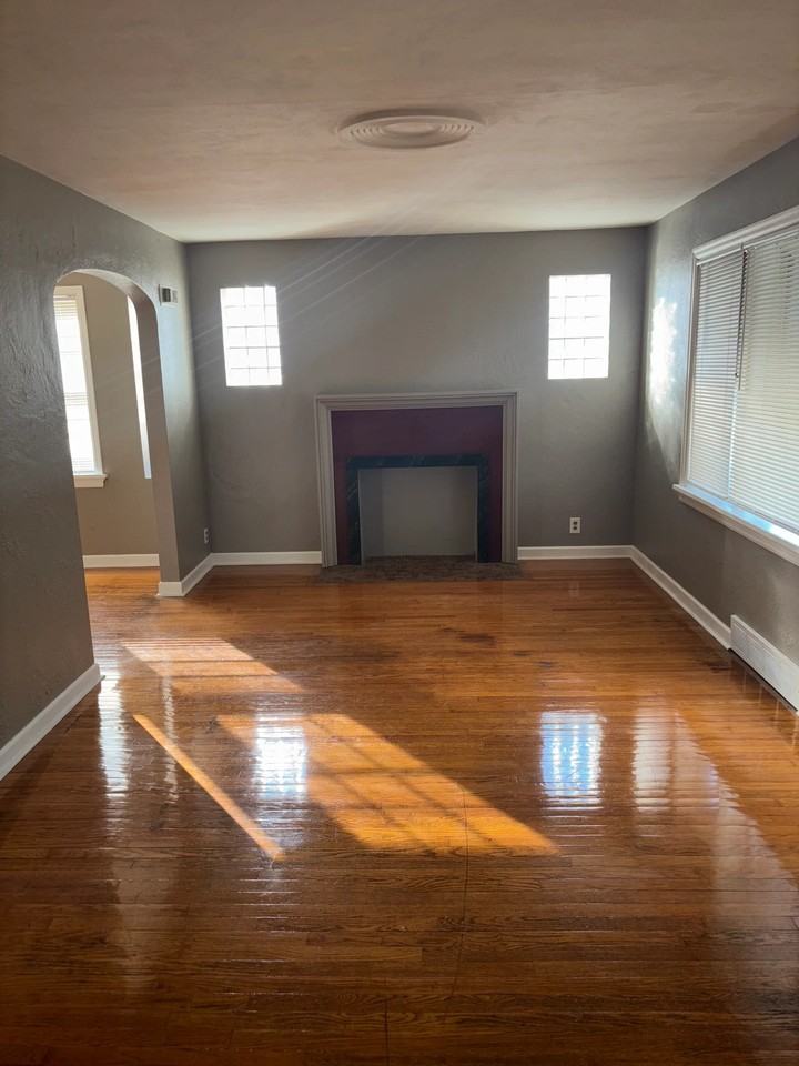 1534 Orchid Ave - Photo 2 of 10