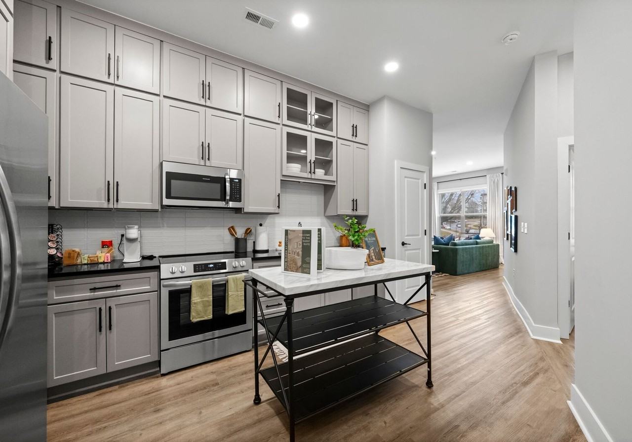 The Sloan at LoSo - Photo 5 of 44