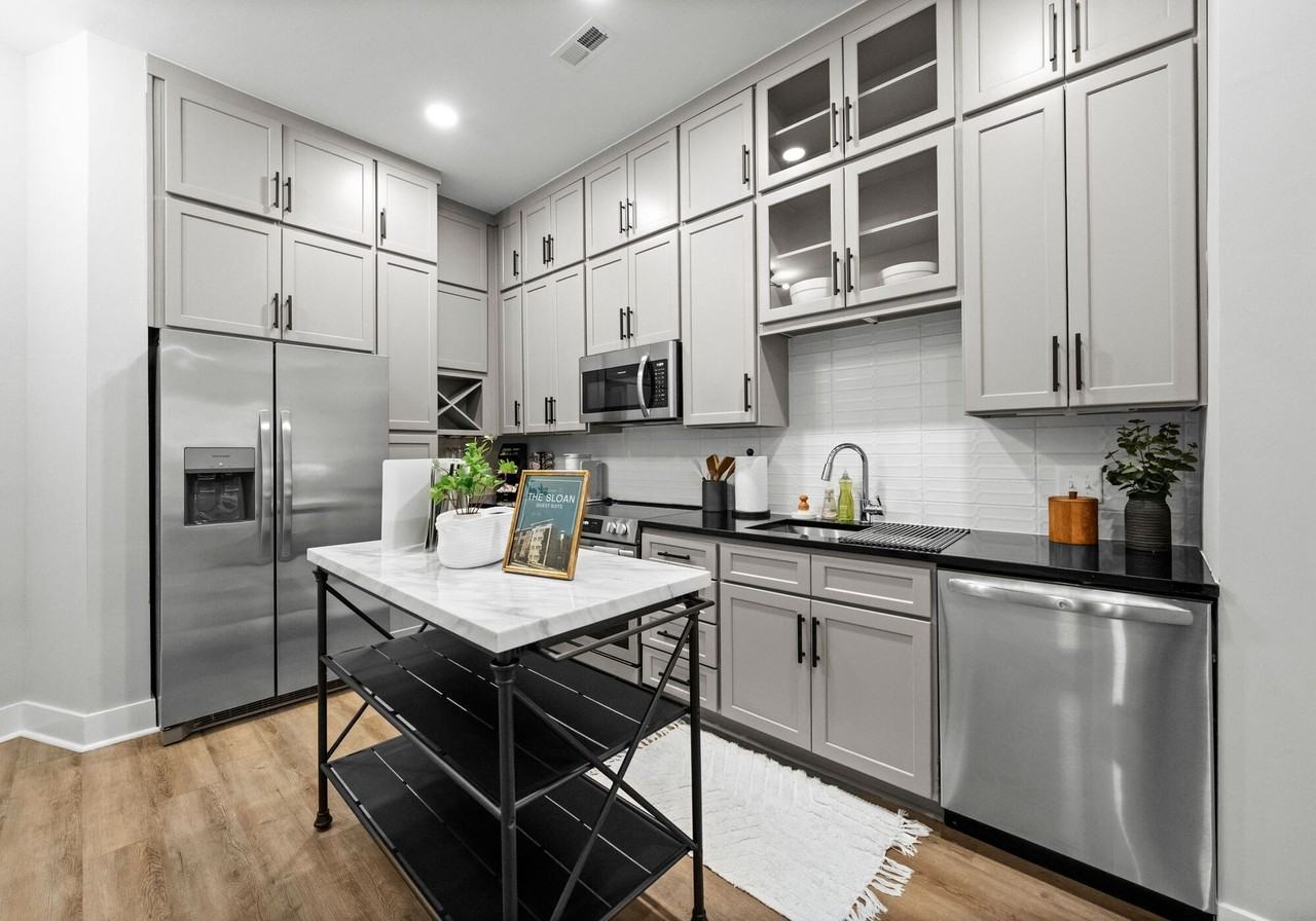 The Sloan at LoSo - Photo 6 of 44