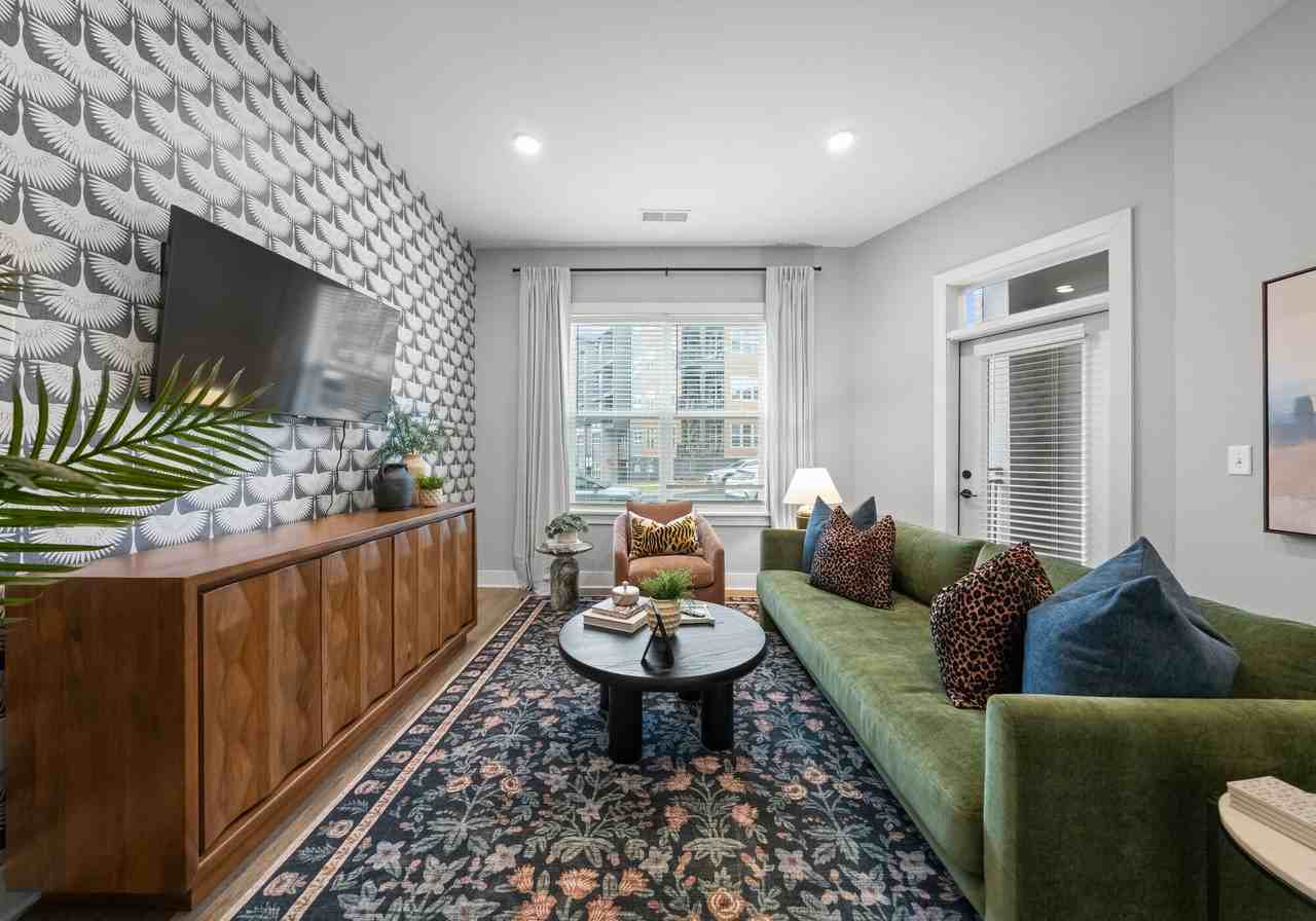 The Sloan at LoSo - Photo 7 of 44