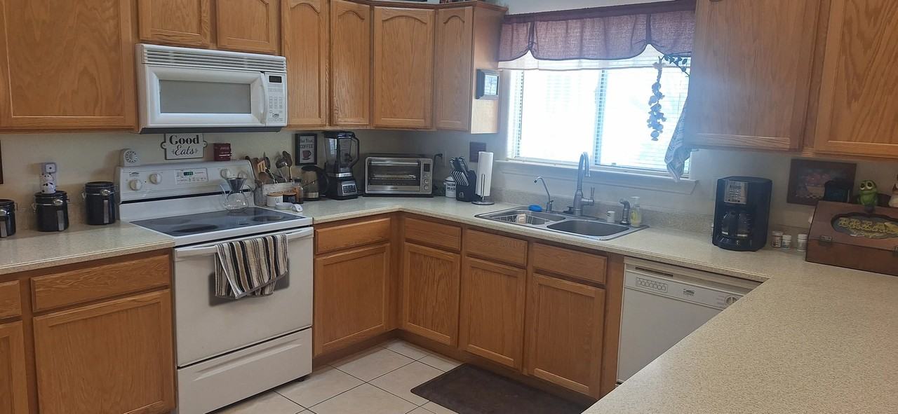 5381 Fieldstone Dr - Photo 3 of 7