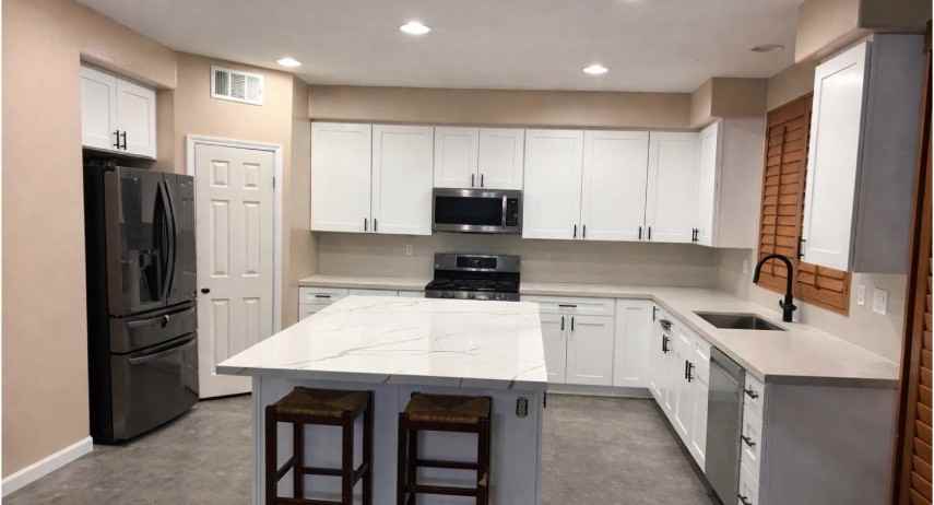 37353 Rutland St - Photo 3 of 7