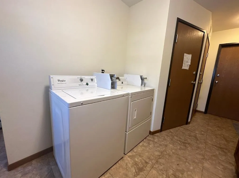 516 6th St S #3 - Photo 7 of 8