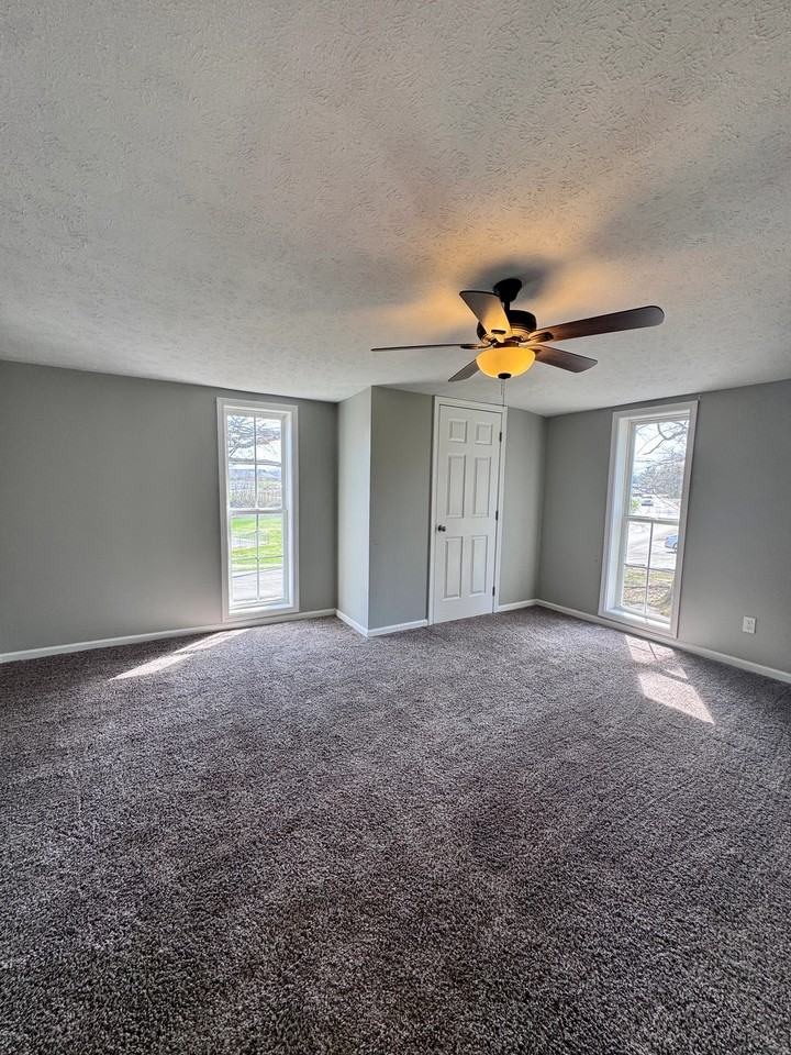 842 Old Ekron Rd - Photo 3 of 18