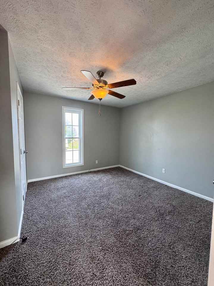 842 Old Ekron Rd - Photo 5 of 18